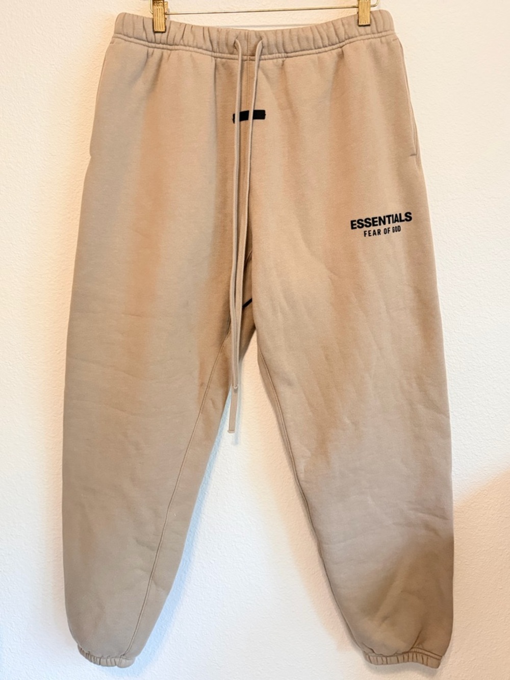 Fear of God Essential fleece Sweatpants color beige, straight leg size M Unisex - Picture 7 of 12